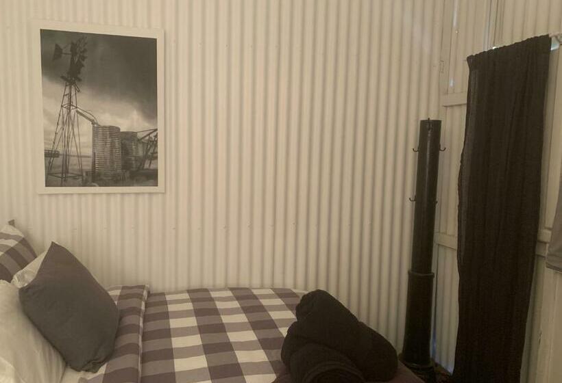 민박 Evanston Station