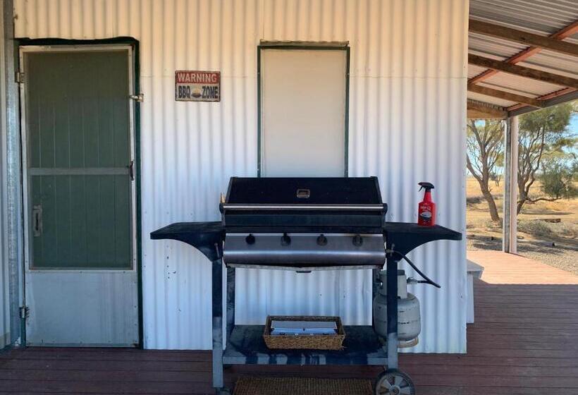 민박 Evanston Station