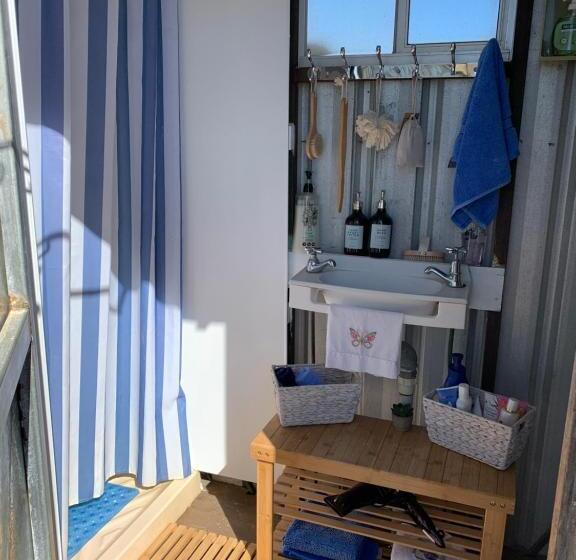 민박 Evanston Station