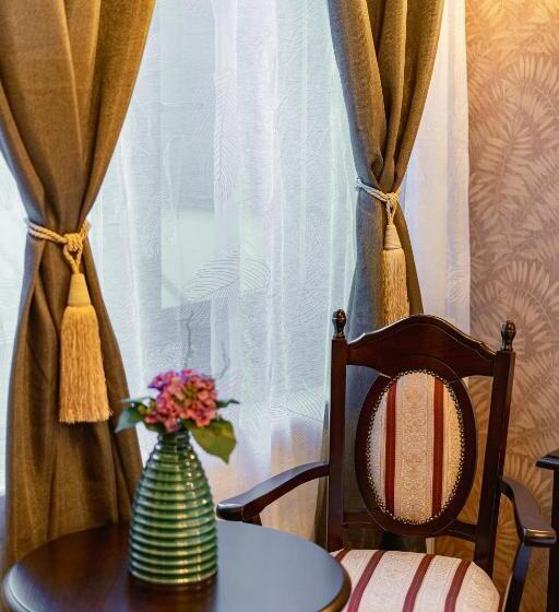 تختخواب و صبحانه Vila Genia