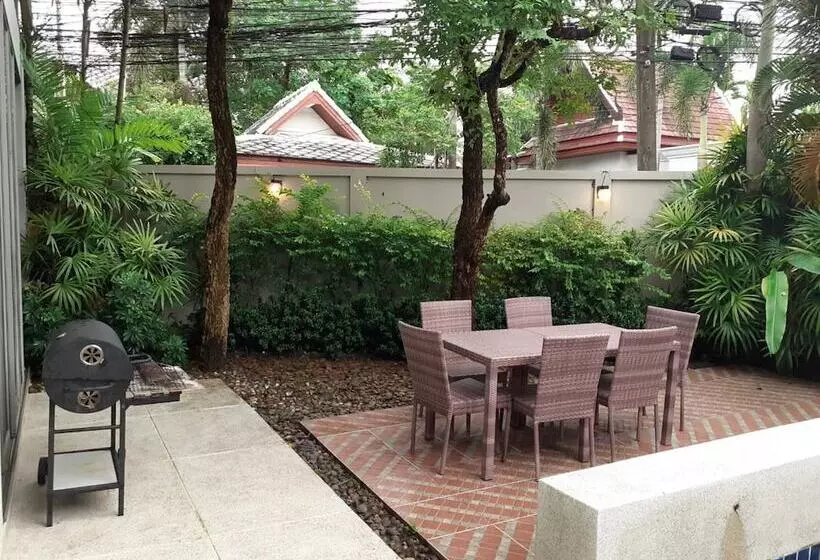 Hotelli Areeca Mahogany Zone