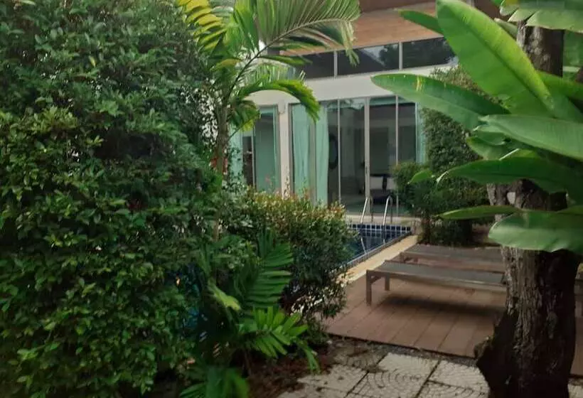 Hotelli Areeca Mahogany Zone