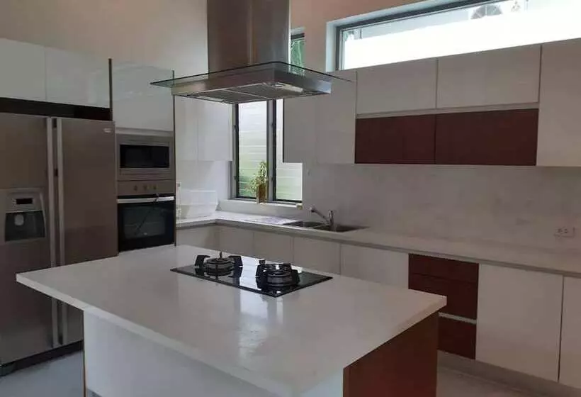 Hotelli Areeca Mahogany Zone