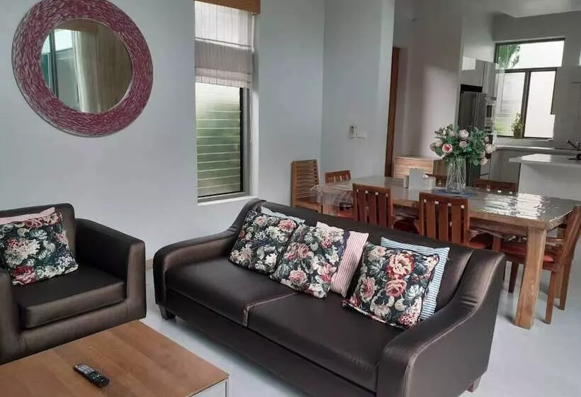 Hotelli Areeca Mahogany Zone