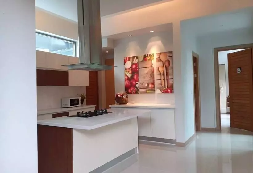 Hotelli Areeca Mahogany Zone