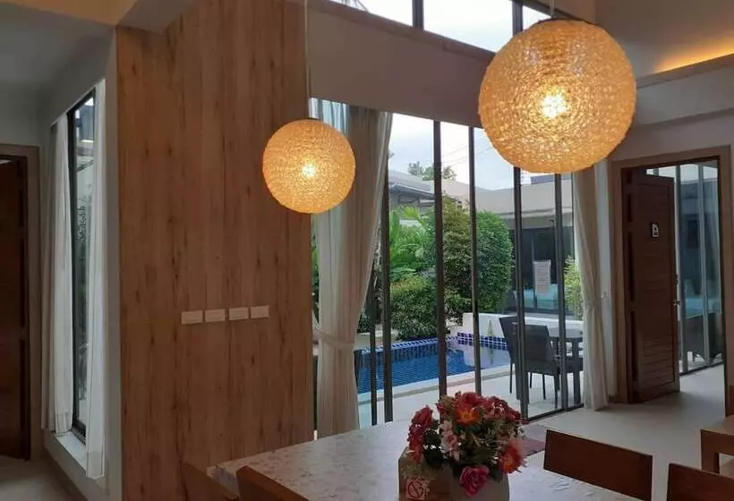 Hotelli Areeca Mahogany Zone