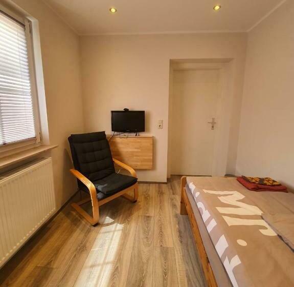 ペンション Zimmervermietung Lannik