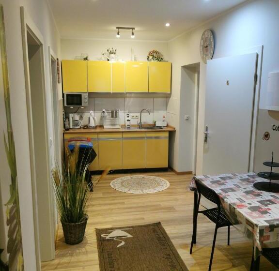 ペンション Zimmervermietung Lannik