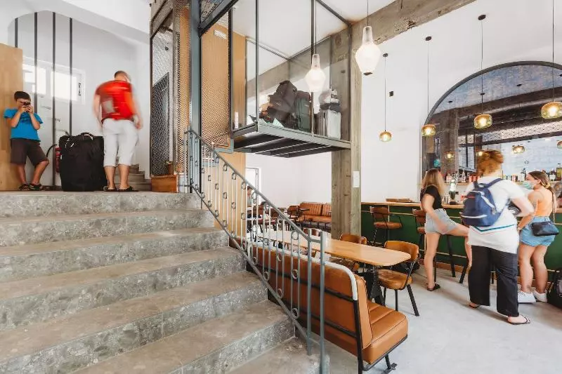 客栈 Athens Backpackers