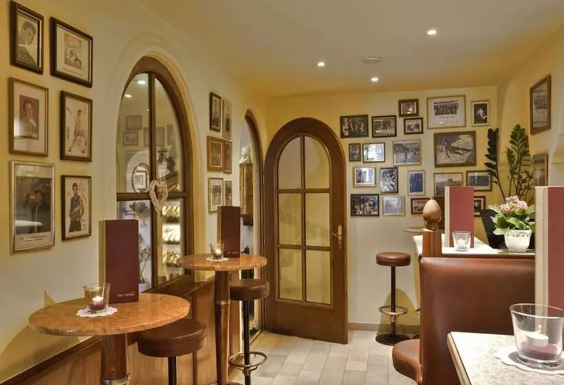 ホテル Alpenresidenz Adler