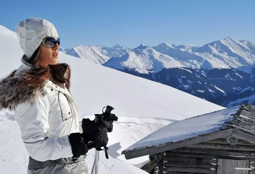 ホテル Alpenresidenz Adler