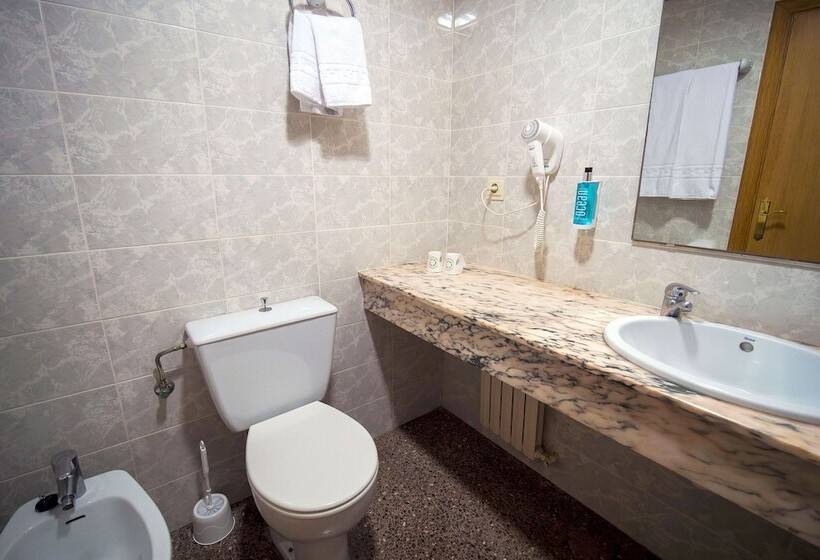 هتل Bungalows Don Juan Tossa