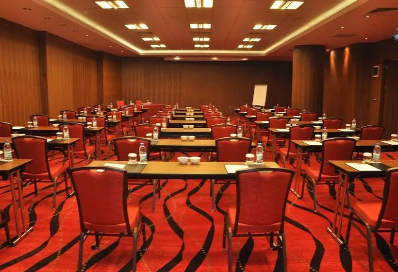 酒店 Crowne Plaza Istanbul Harbiye, An Ihg