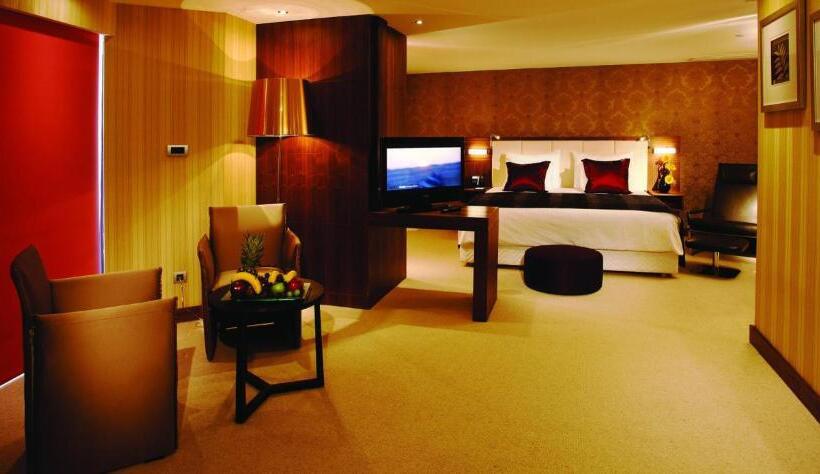 فندق Crowne Plaza Istanbul Harbiye, An Ihg