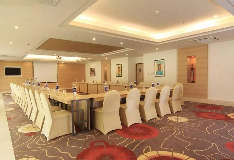 酒店 Lemon Tree Premier Ulsoor Lake  Bengaluru