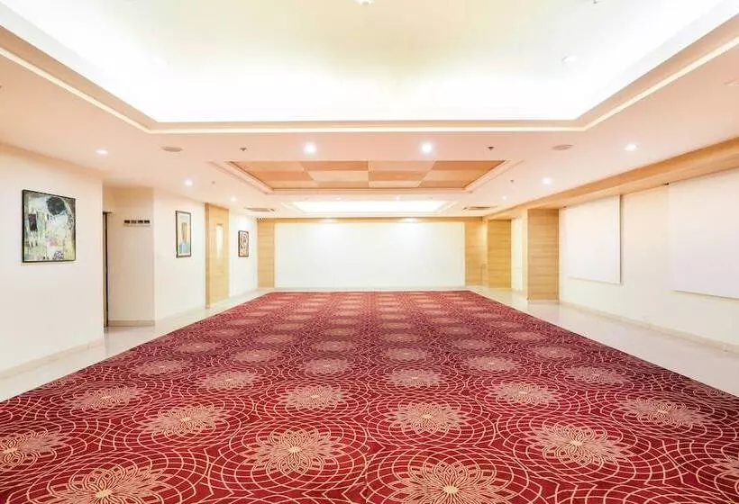 酒店 Lemon Tree Premier Ulsoor Lake  Bengaluru