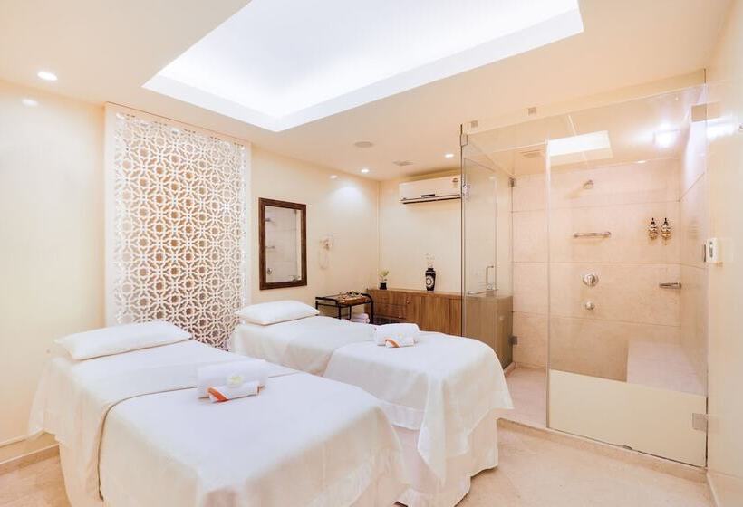 Отель Lemon Tree Premier Ulsoor Lake Bengaluru