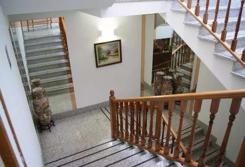 Отель Praderón