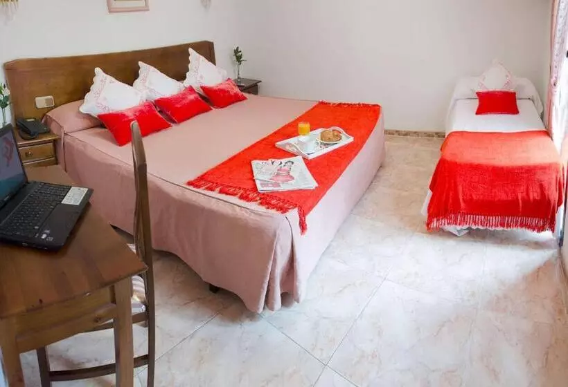 Отель Praderón