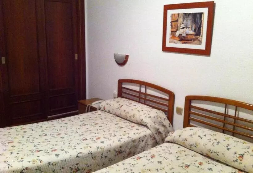 Отель Praderón