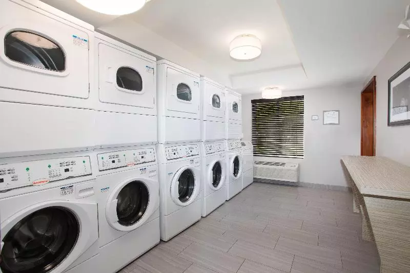 호텔 Staybridge Suites Denver International Airport, An Ihg