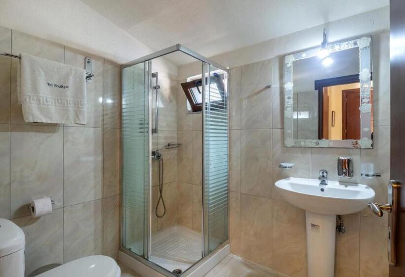 فندق Toti Boutique Rooms