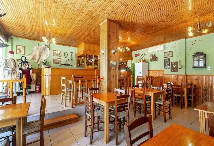 هتل Toti Boutique Rooms