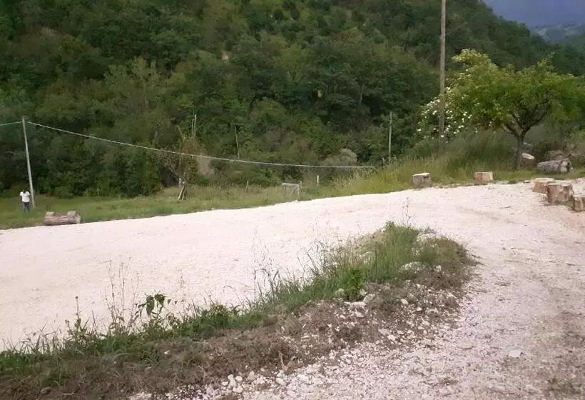 ホテル Agriturismo Marcofrate, A Retreat In The Nature
