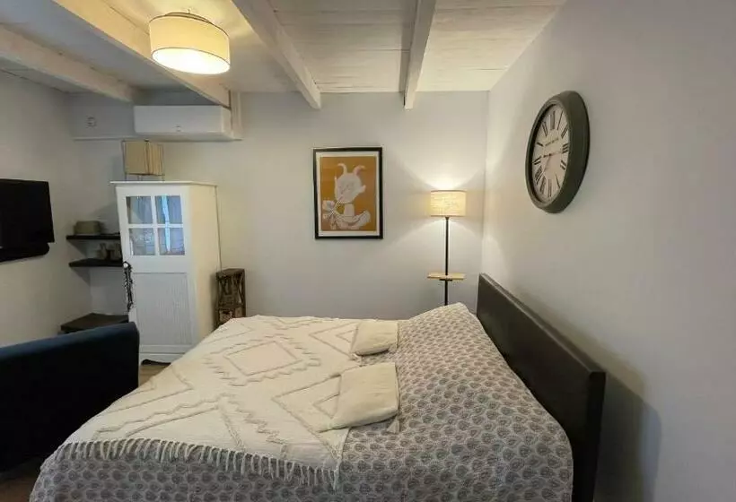 ペンション Joli Mazet à Nîmes Idéalement Situé Entre La Garrigue Et La Ville