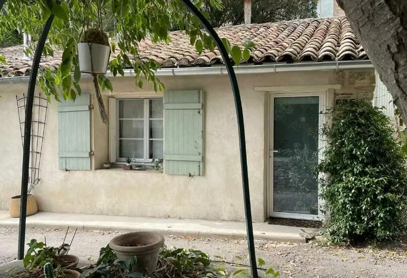 ペンション Joli Mazet à Nîmes Idéalement Situé Entre La Garrigue Et La Ville