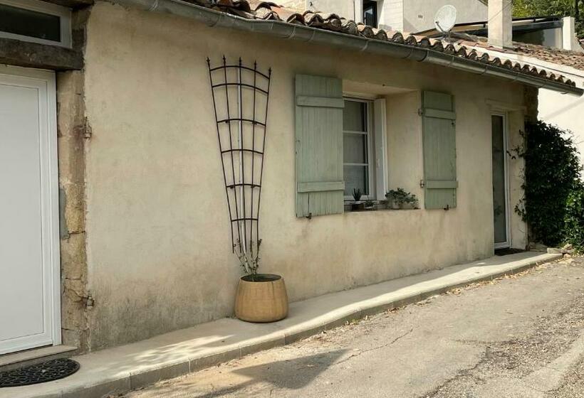بنسيون Joli Mazet à Nîmes Idéalement Situé Entre La Garrigue Et La Ville