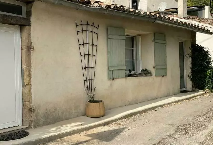 ペンション Joli Mazet à Nîmes Idéalement Situé Entre La Garrigue Et La Ville