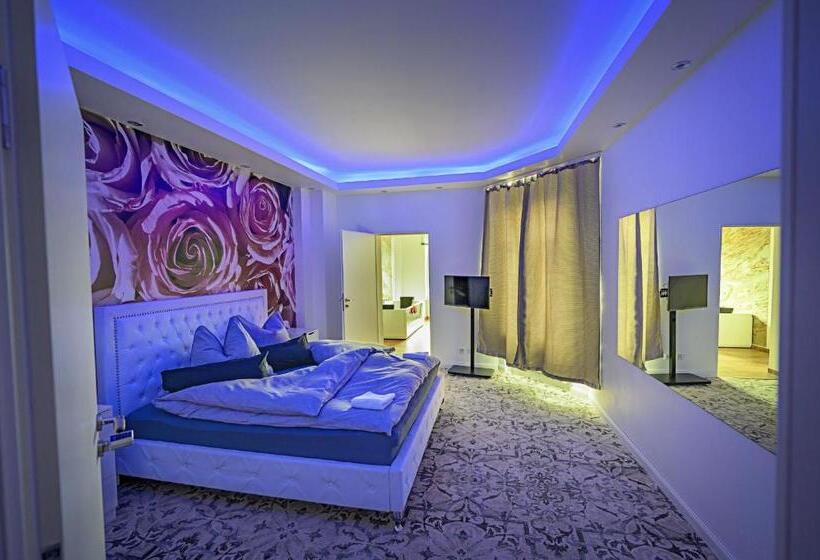 פנסיון Little Suite