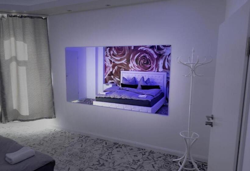 פנסיון Little Suite