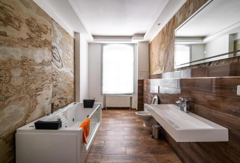 פנסיון Little Suite