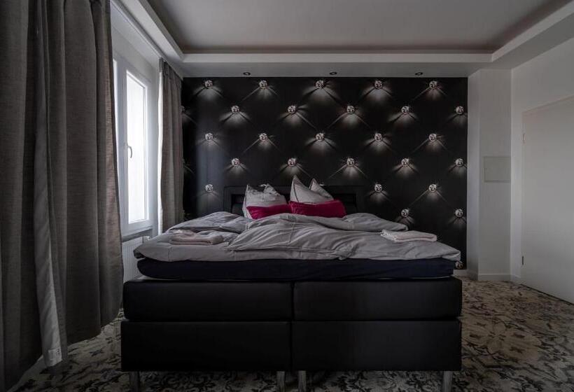 פנסיון Little Suite