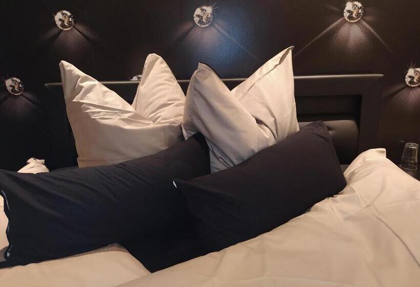 פנסיון Little Suite