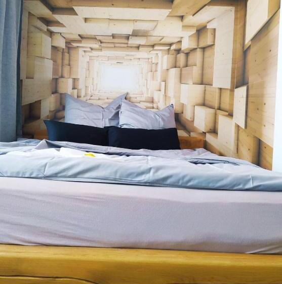 פנסיון Little Suite