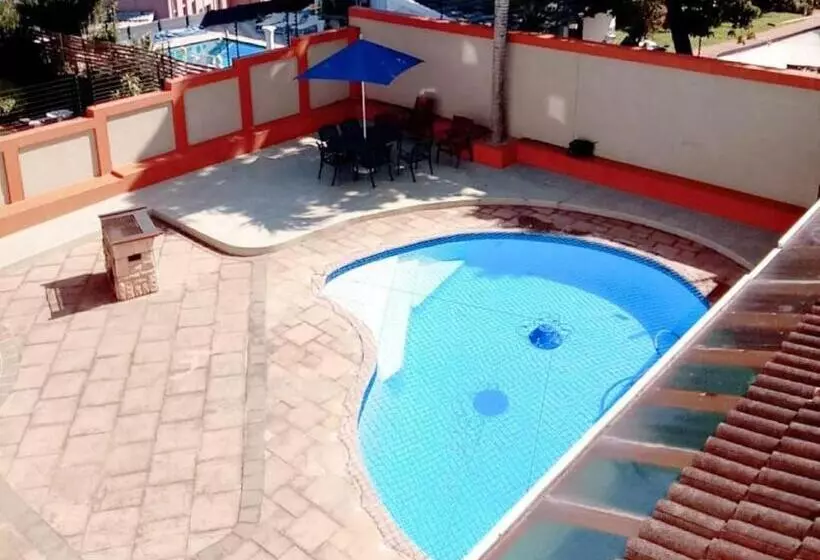 پانسیون Singatha Guesthouse