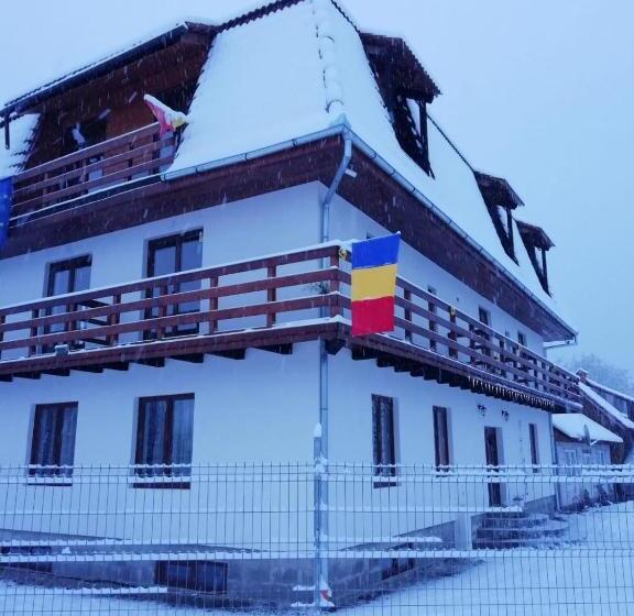 بنسيون Vila Eivissa