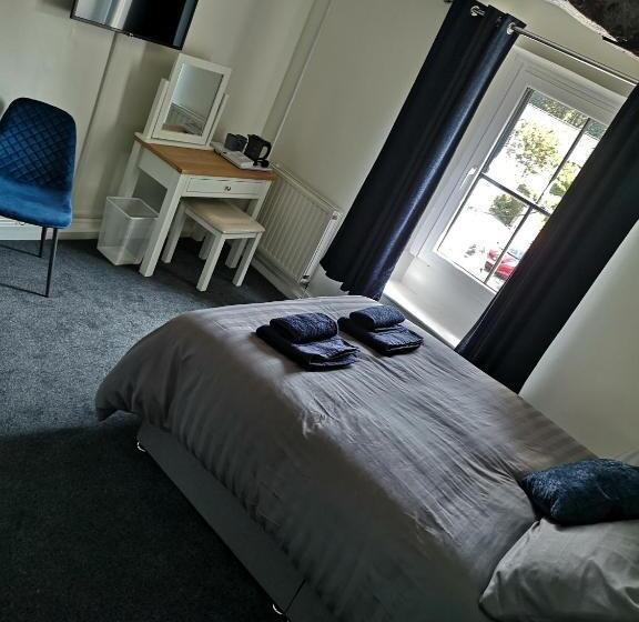 Общежитие Red Lion Rooms   Self Check In