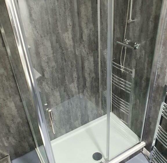 Общежитие Red Lion Rooms   Self Check In