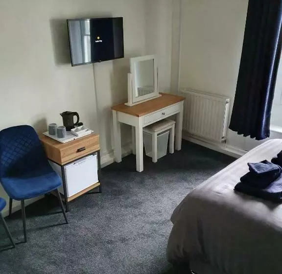 ユースホステル Red Lion Rooms   Self Check In