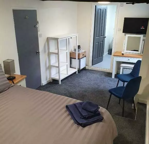 ユースホステル Red Lion Rooms   Self Check In