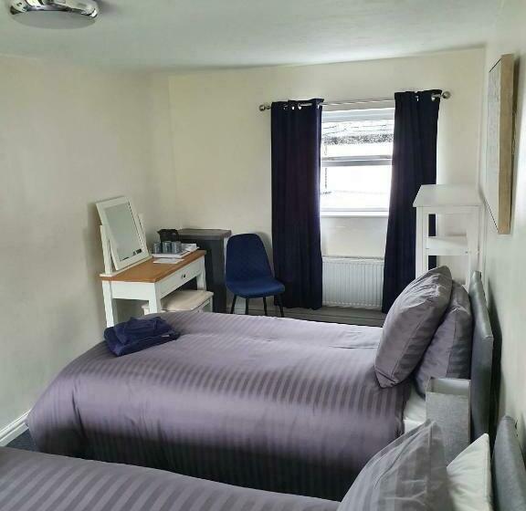 Общежитие Red Lion Rooms   Self Check In