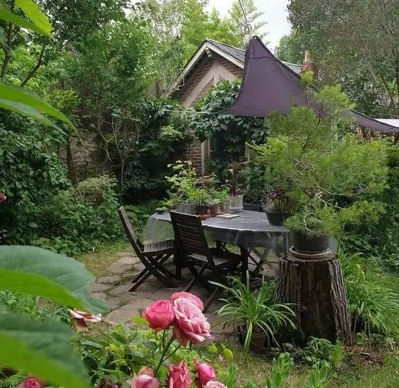 ベッドアンドブレックファースト La Petite Maison Du Jardin D Apollon