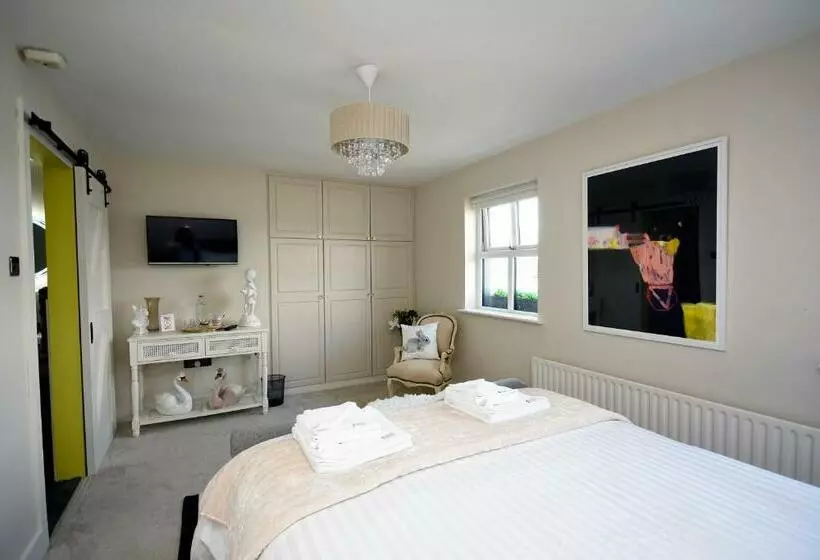 Aamiaismajoitus (B&B) The Pink Door Westport