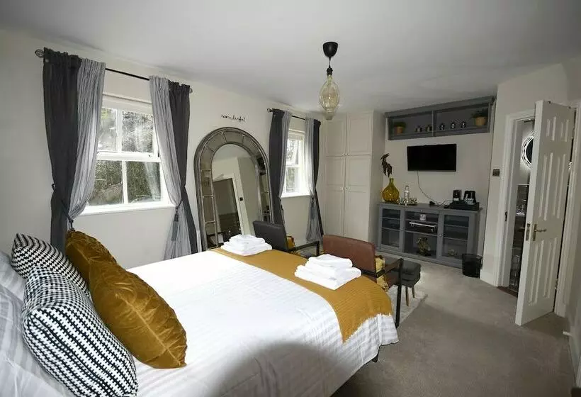 Aamiaismajoitus (B&B) The Pink Door Westport