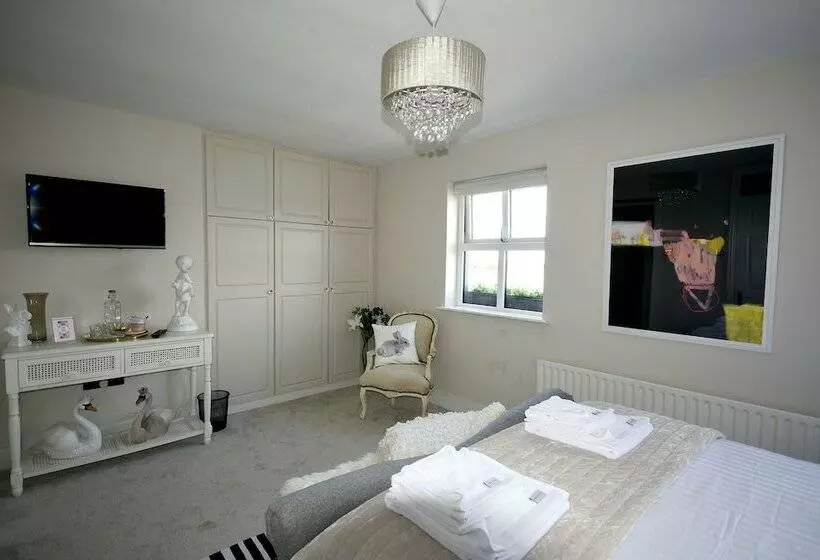 Aamiaismajoitus (B&B) The Pink Door Westport