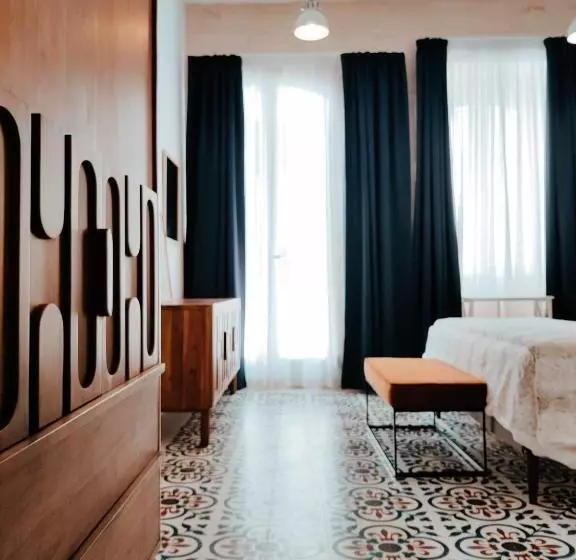هاستل Walter S B&b